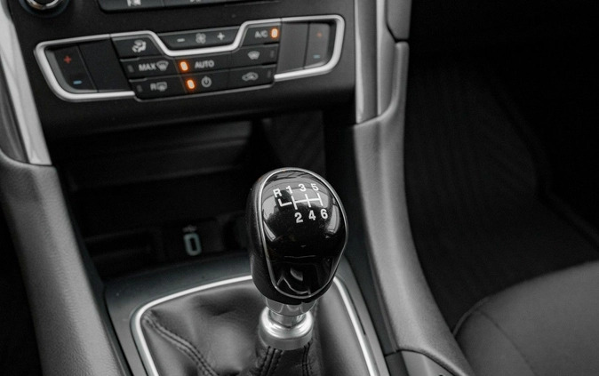 Ford Mondeo cena 73850 przebieg: 124424, rok produkcji 2020 z Sędziszów małe 667